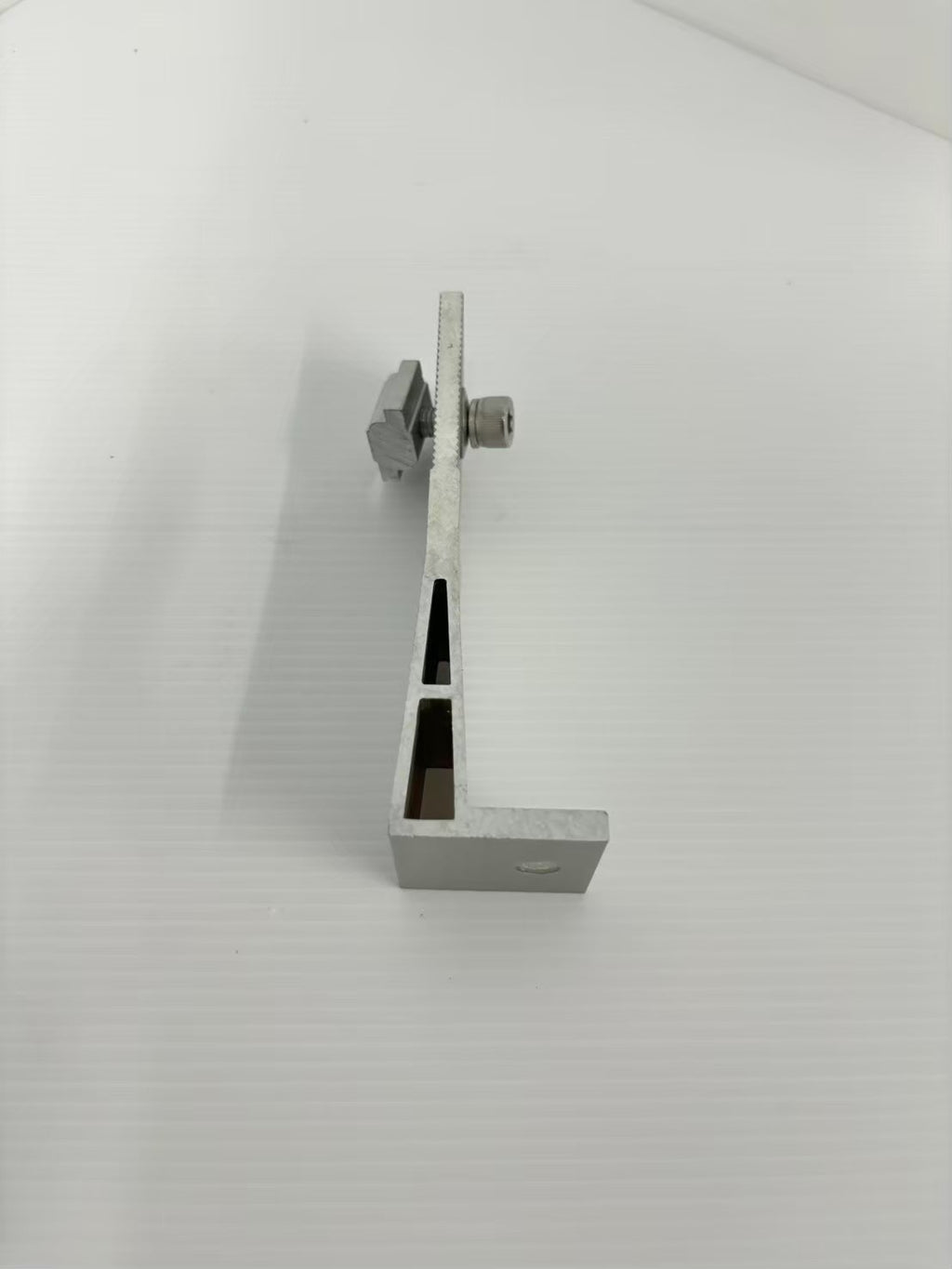 I-05A/140/TH ,  L Feet 140 mm.